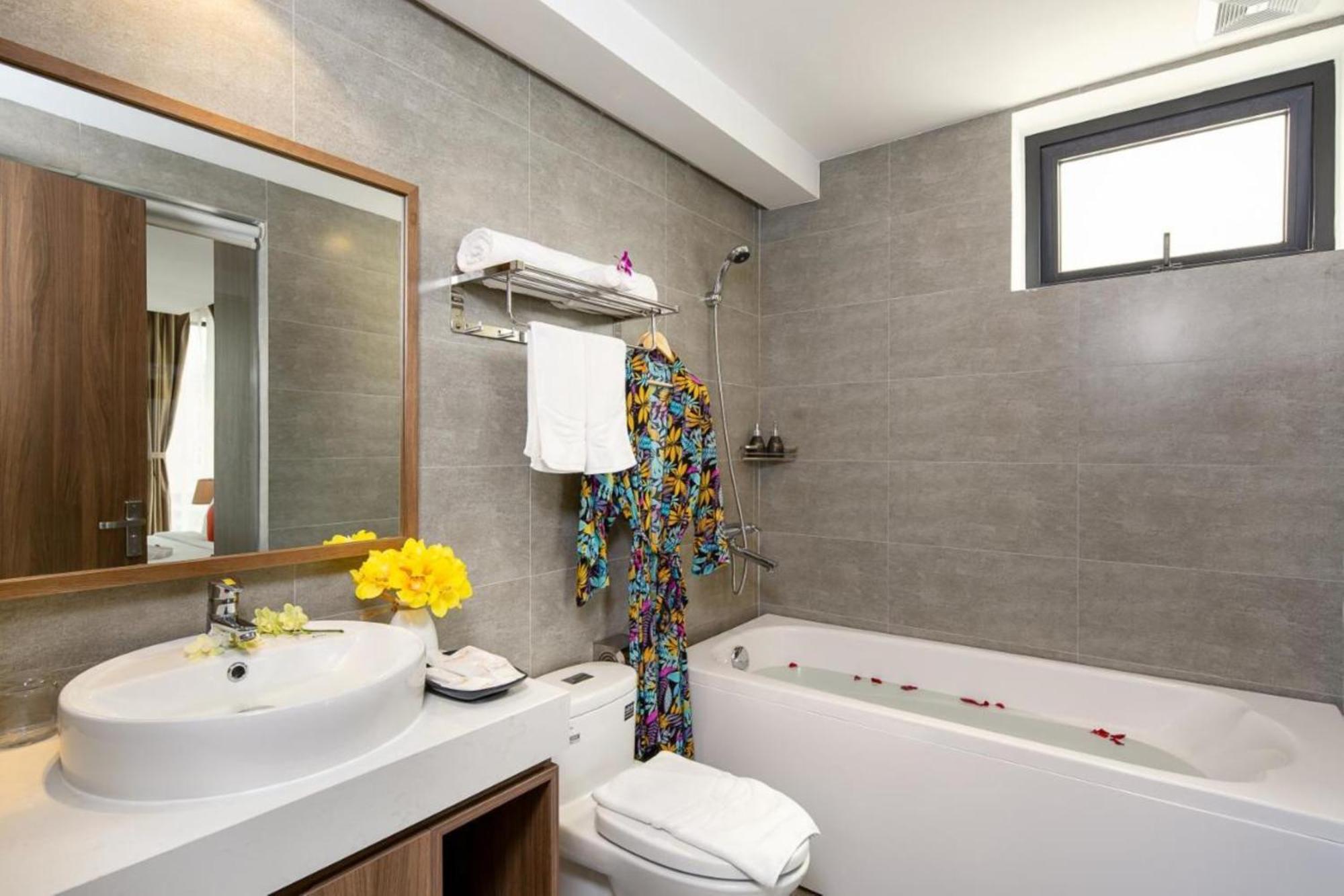 Amunra Ocean Hotel Da Nang Bagian luar foto